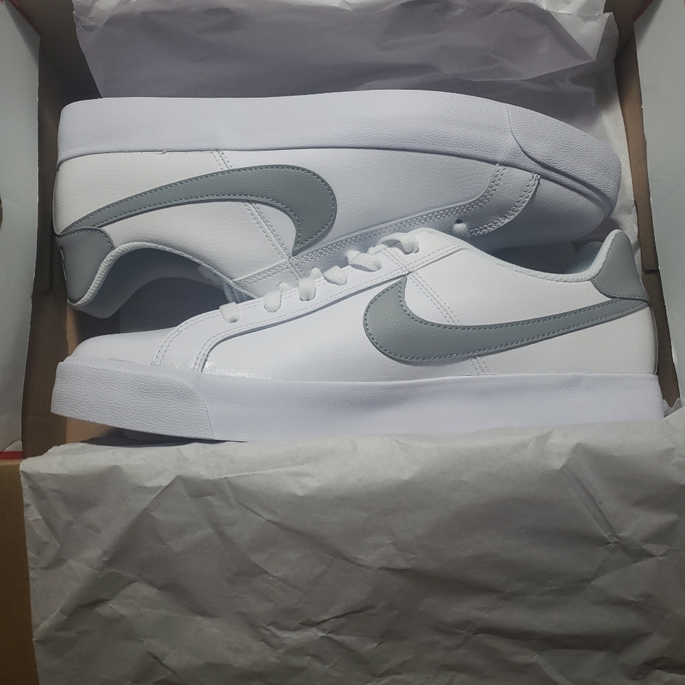 Nike court royale ac mens size 11 white
